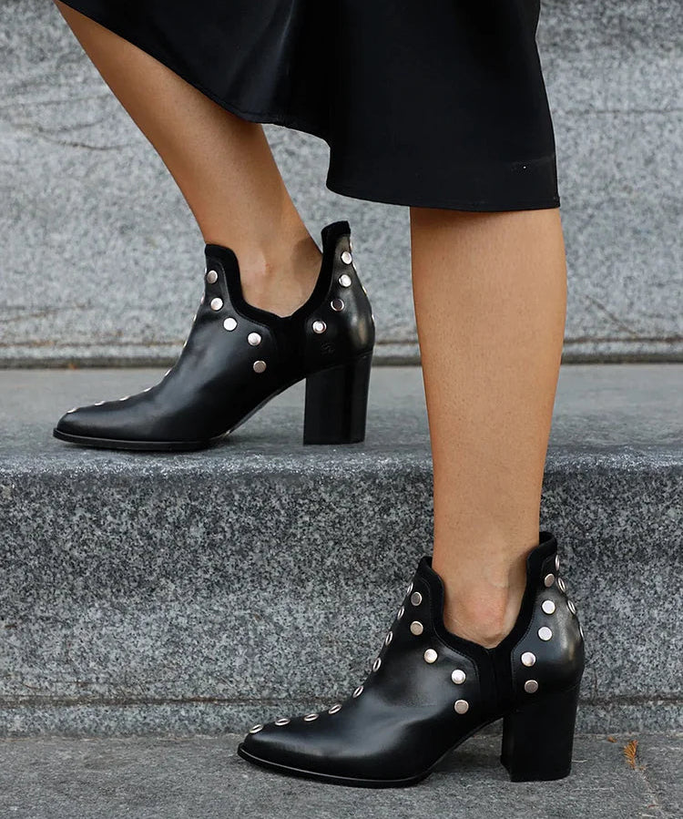 ČIZME DO ANKLE S STUDSIMA I ŠIROKIM PETAMA