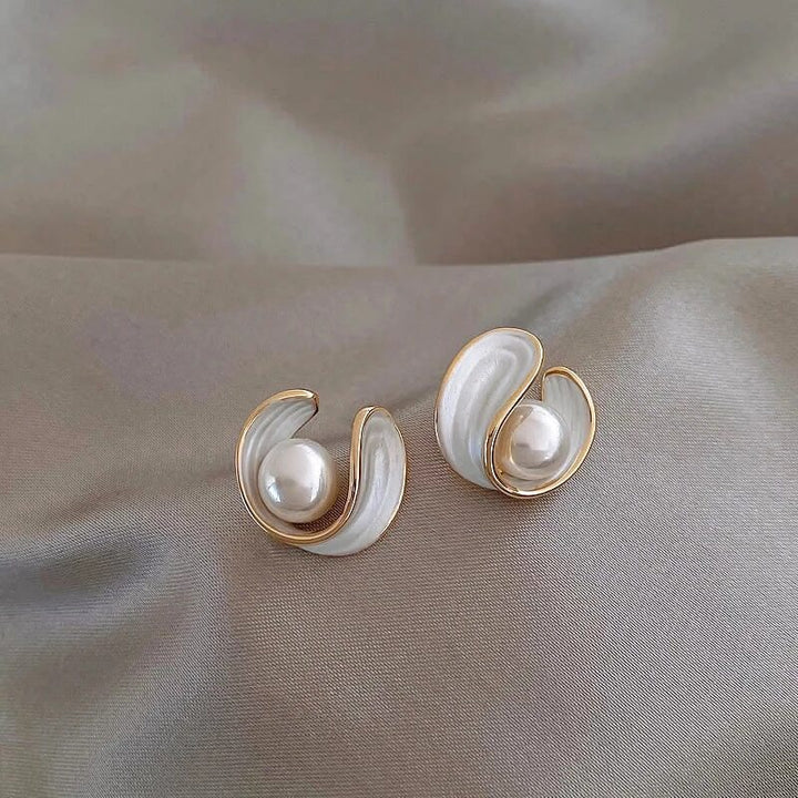 Antoinette Luxe naušnice s bijelim opalima