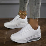 CHLOE SNEAKERS S ČIPKOM