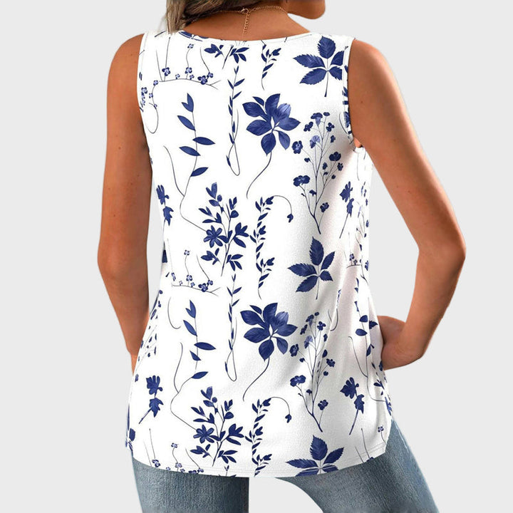 Branca t-shirt com flores azuis