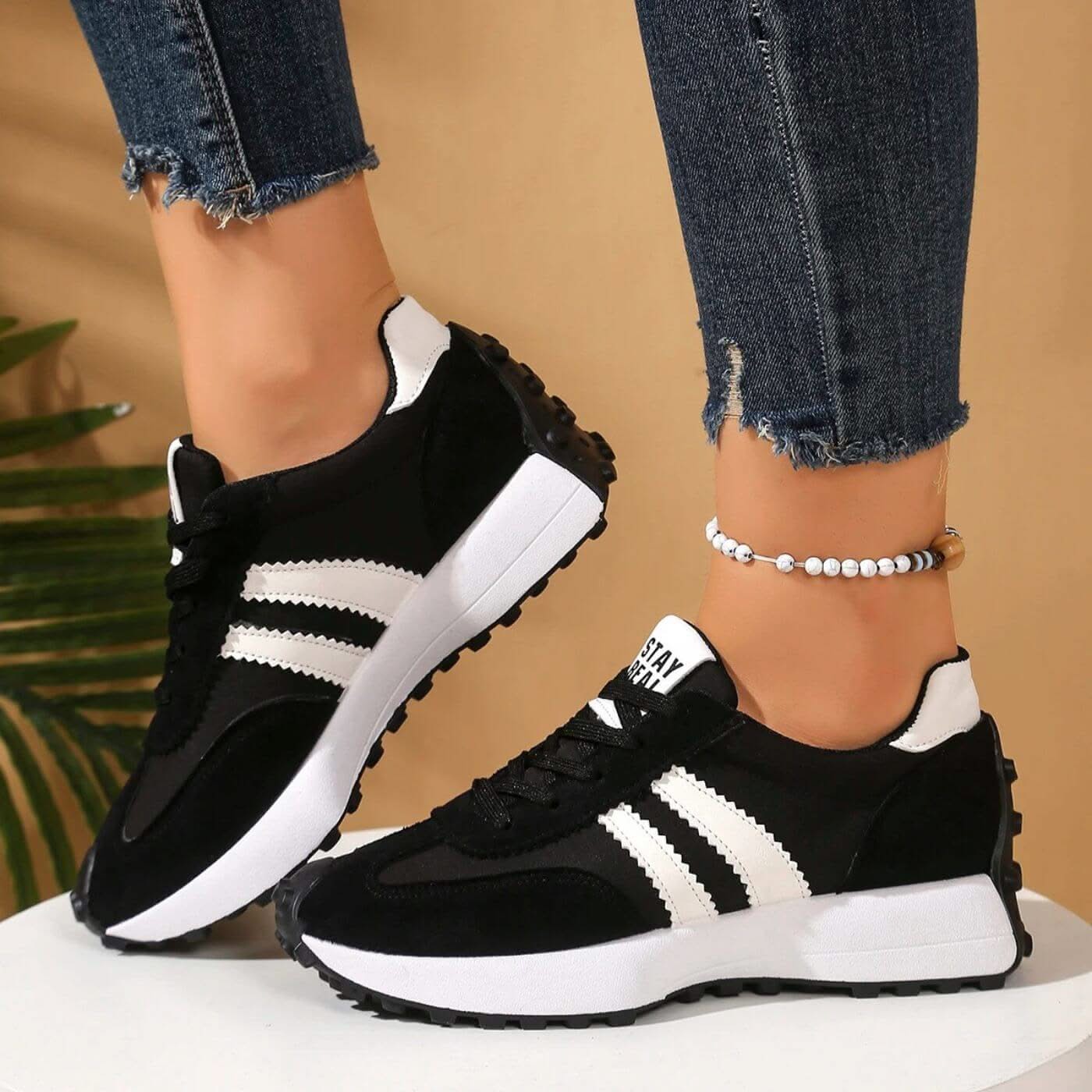 AVA LAKE SNEAKERS