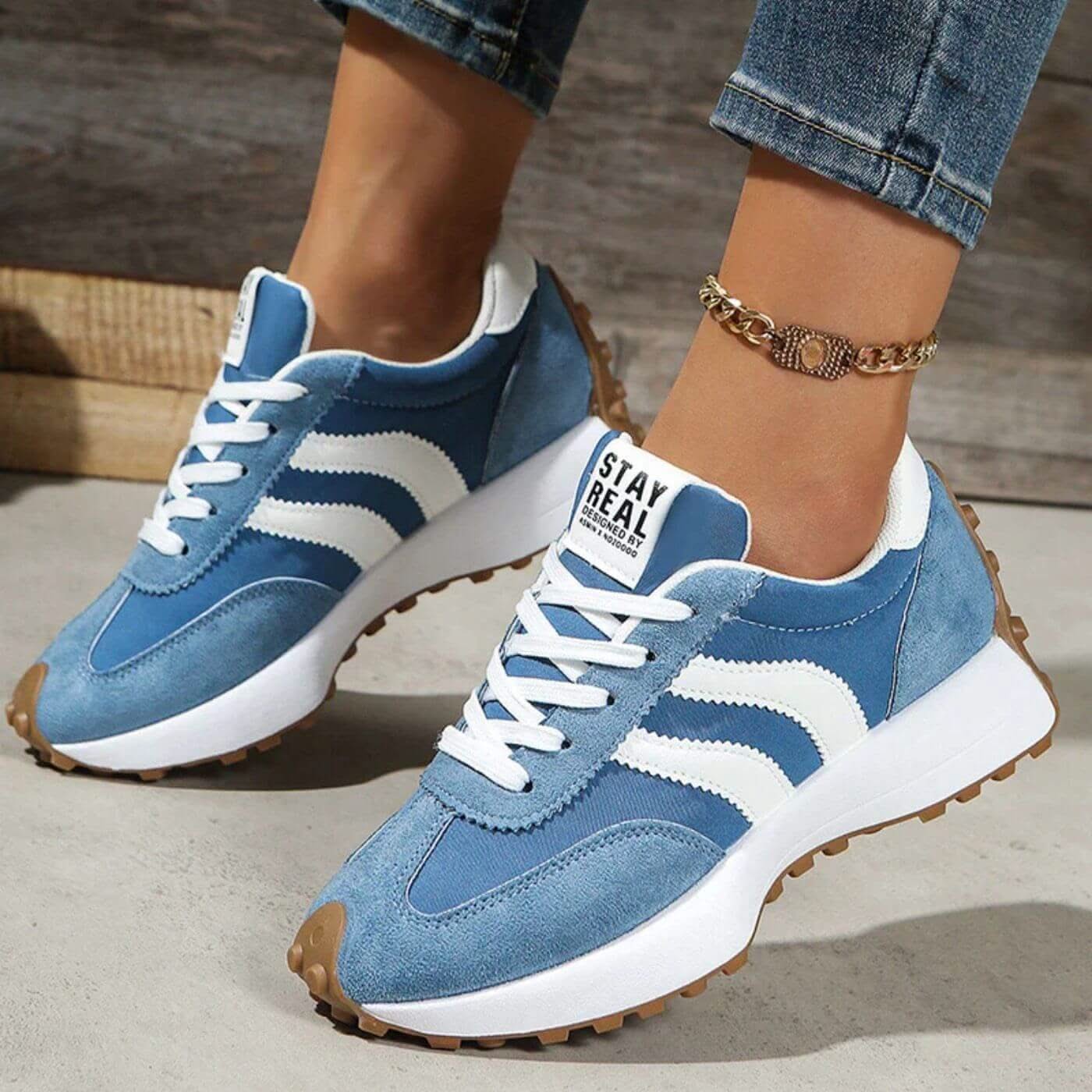 AVA LAKE SNEAKERS