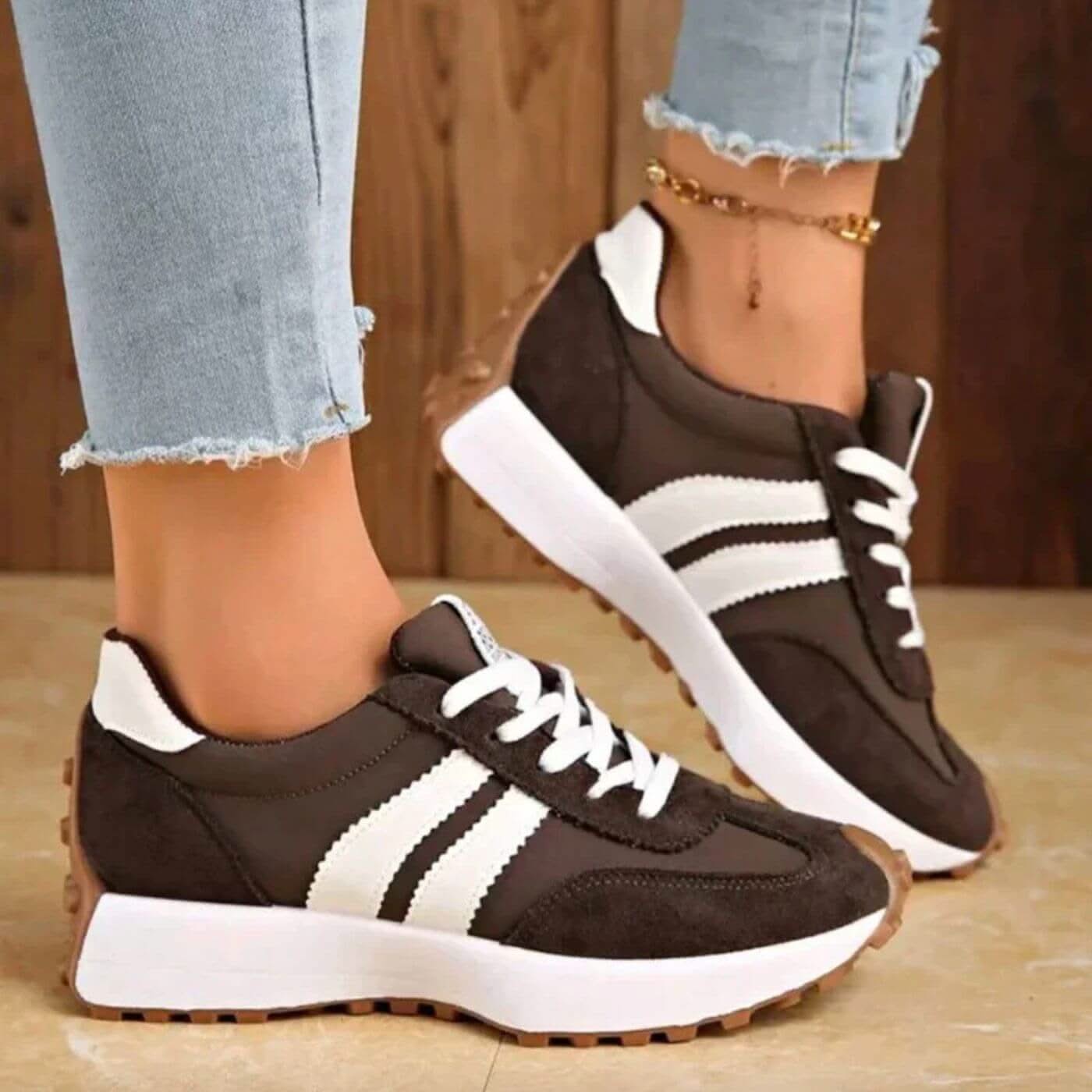 AVA LAKE SNEAKERS