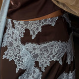Elegantna smeđa i plava čipkast panel top + suknja set