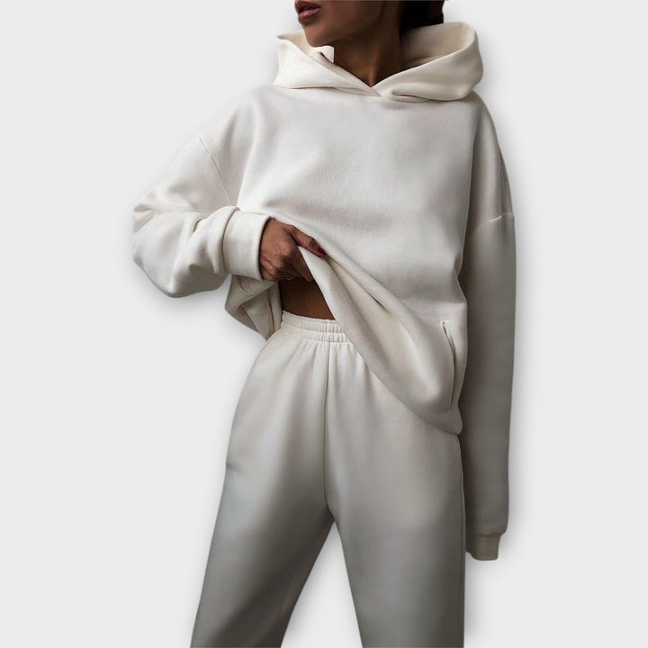 Conjunto com capuz e conforto moderno